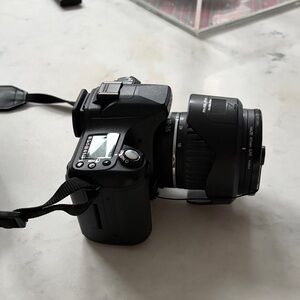 Pentax IstD - Digital Camera